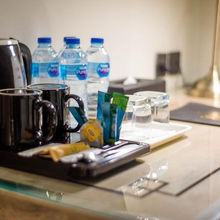 Hotel Dgates Lahaur Zewnętrze zdjęcie