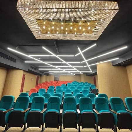 Hotel Dgates Lahaur Zewnętrze zdjęcie