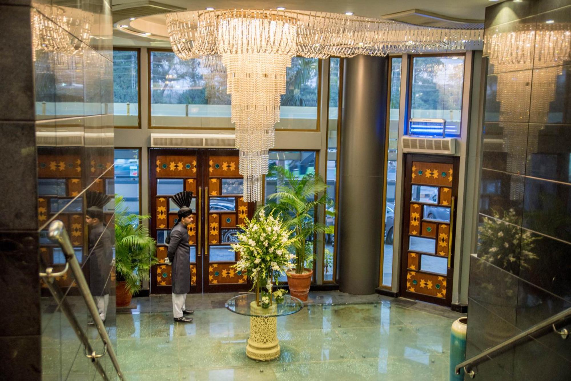 Hotel Dgates Lahaur Zewnętrze zdjęcie
