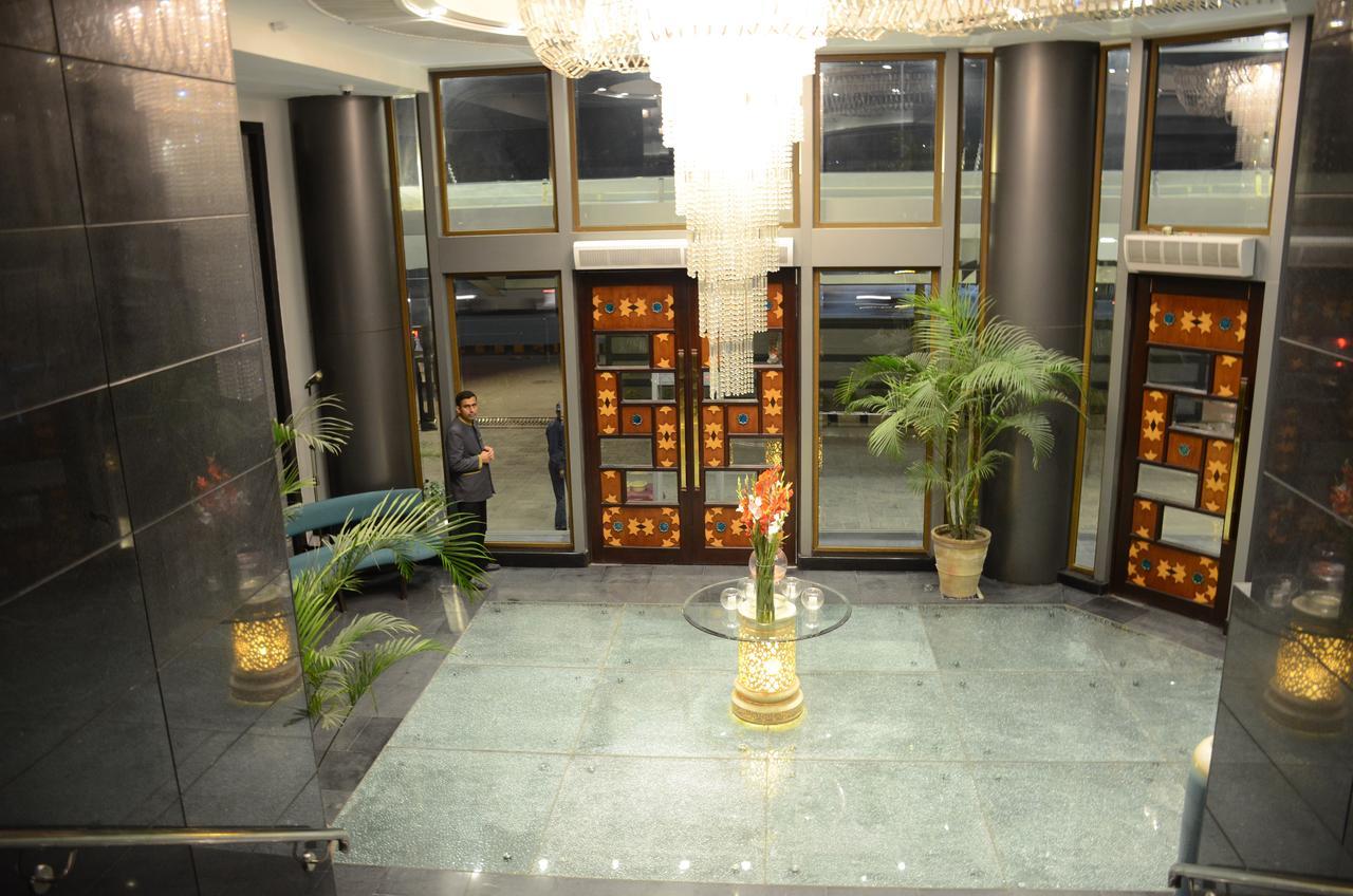 Hotel Dgates Lahaur Zewnętrze zdjęcie