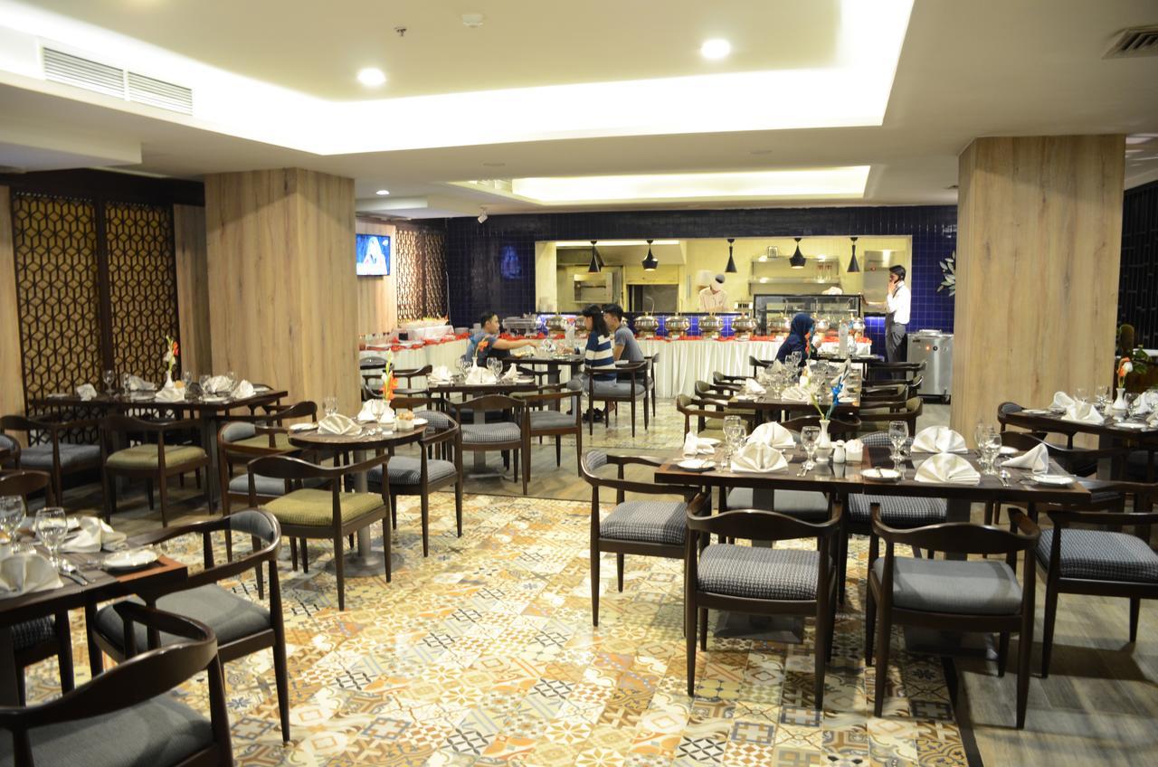 Hotel Dgates Lahaur Zewnętrze zdjęcie