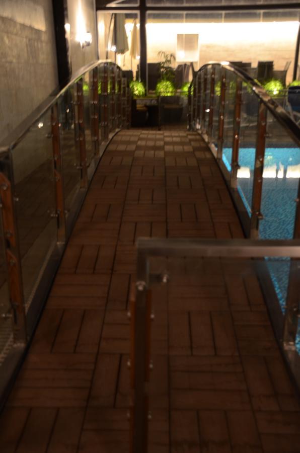 Hotel Dgates Lahaur Zewnętrze zdjęcie