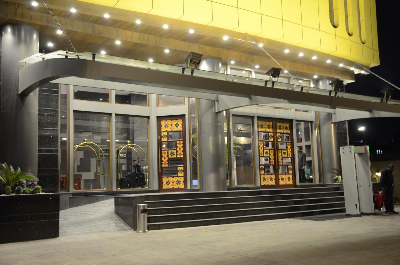 Hotel Dgates Lahaur Zewnętrze zdjęcie
