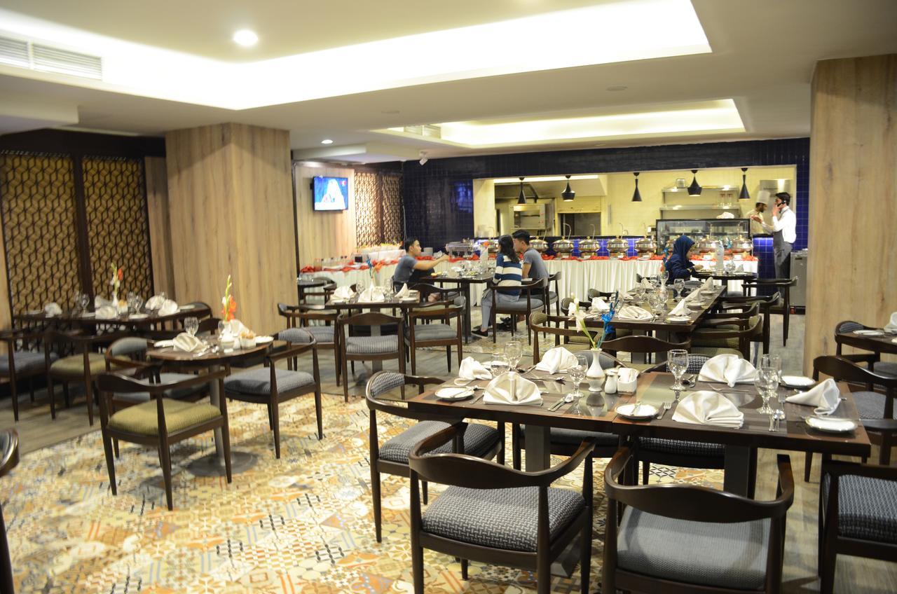 Hotel Dgates Lahaur Zewnętrze zdjęcie